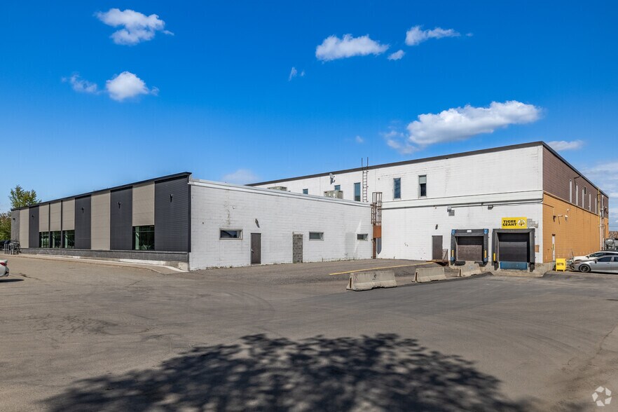 More Photos Of 9 Boul Montclair, Gatineau Department Store For Sale