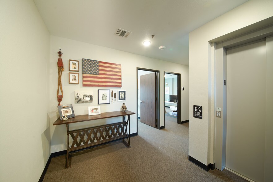 More Photos Of Greatwood Parkway, Sugar Land Office For Sale