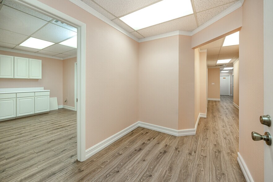 More Photos Of 6449 38th Ave, Saint Petersburg Medical For Lease