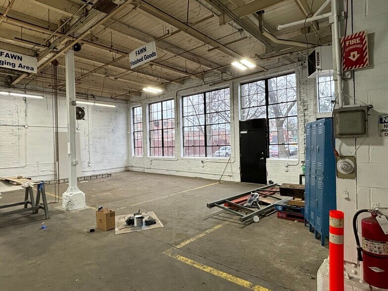 More Photos Of 1014-1054 N Kolmar Ave, Chicago Warehouse For Lease