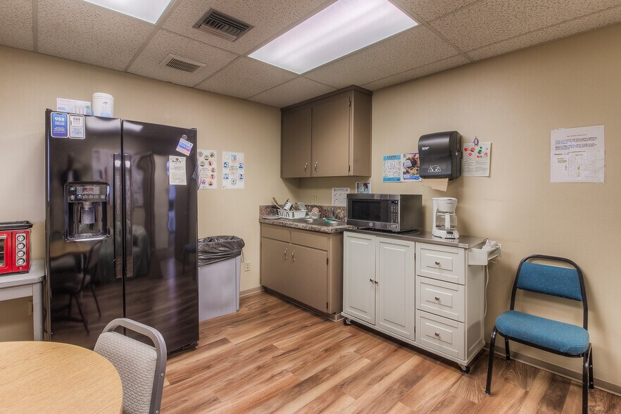 More Photos Of 2201 E Edison Rd, Sunnyside Office For Sale