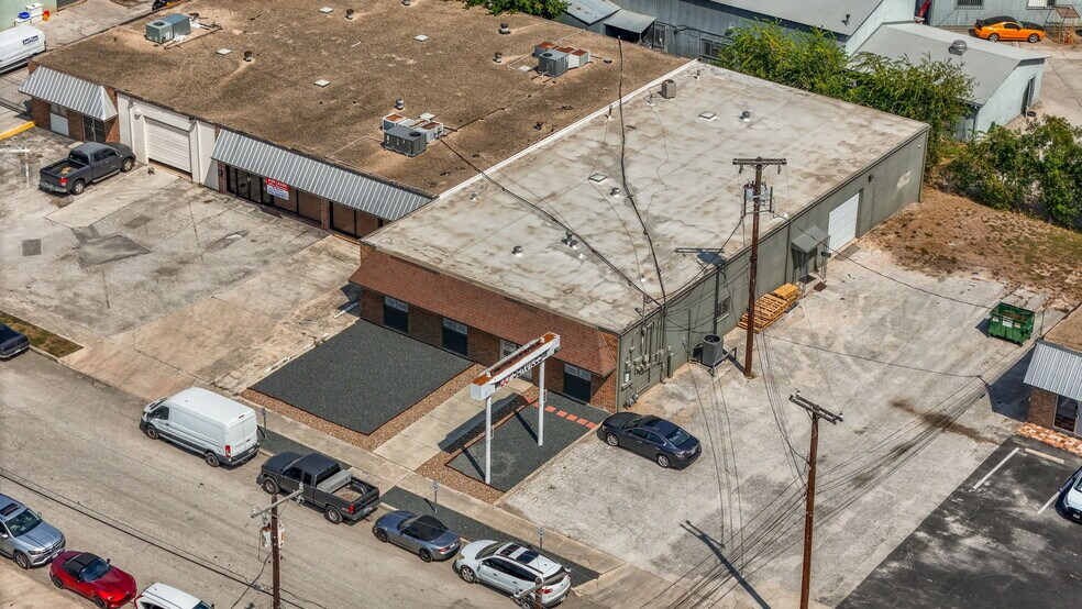 More Photos Of 8402 Speedway Dr, San Antonio Warehouse For Sale