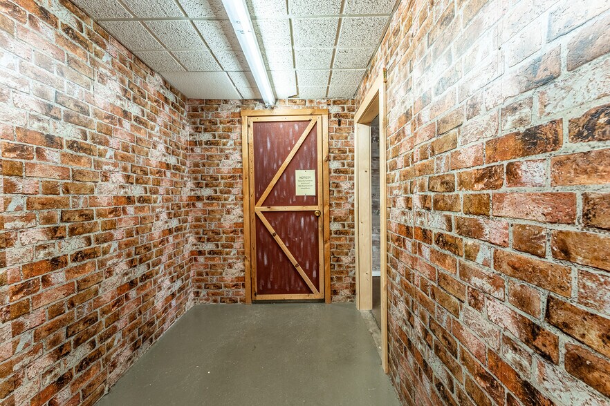 More Photos Of 1770 S Wabash St, Wabash Freestanding For Sale