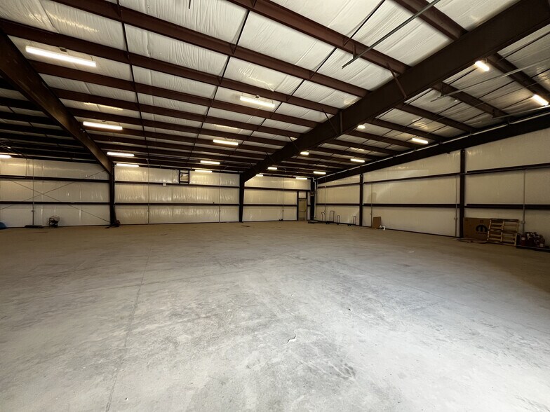 More Photos Of 2484 Betty ave, Monahans Warehouse For Sale
