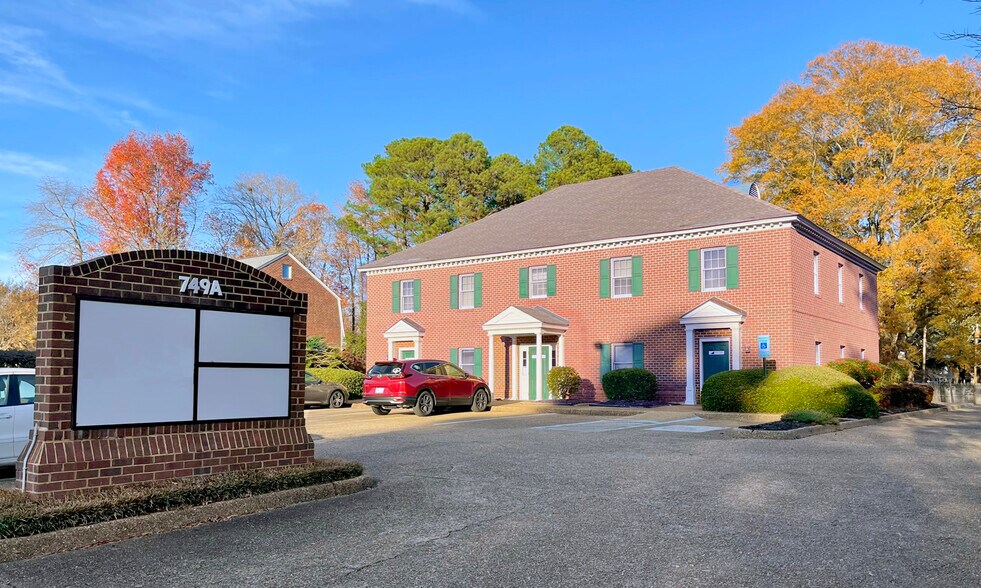 Primary Photo Of 749 Thimble Shoals Blvd, Newport News Medical For Lease