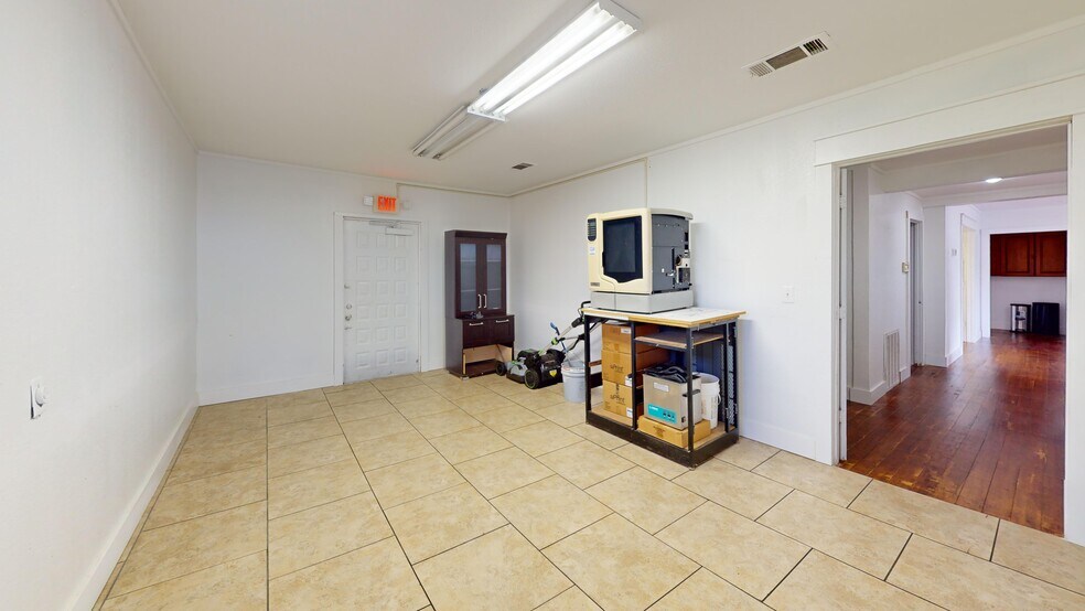 More Photos Of 3480 Barrancas Ave, Pensacola Freestanding For Lease