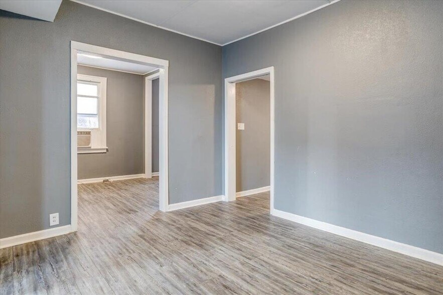 More Photos Of 116 E Pine Ave, El Dorado Apartments For Sale