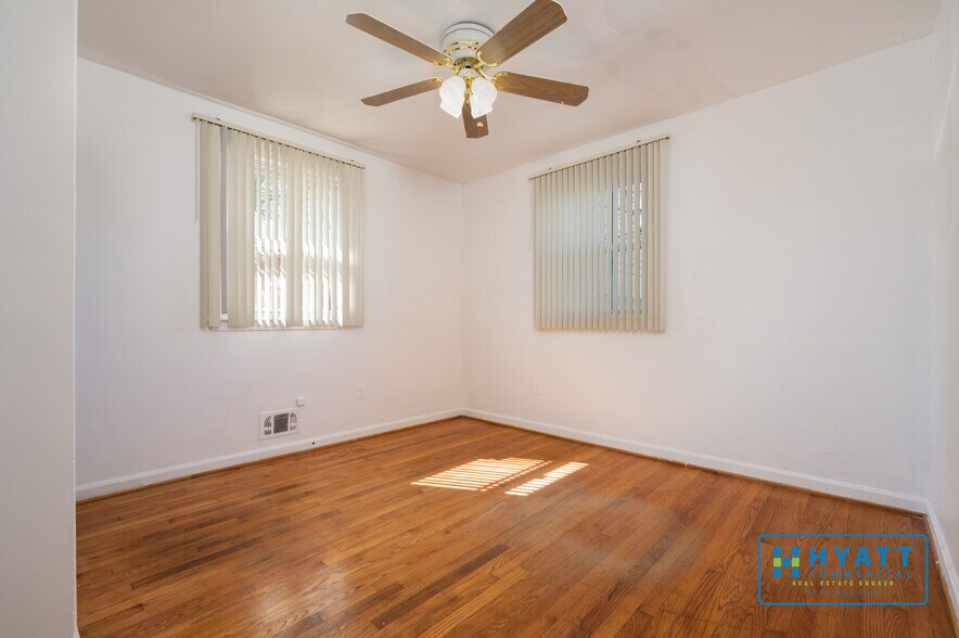 More Photos Of 7703 Poplar Hill Ln, Clinton Office Residential For Sale