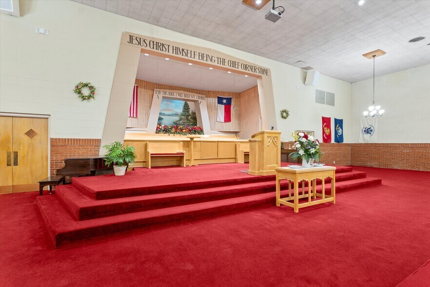 More Photos Of 1911 34th St, Lubbock Specialty For Sale