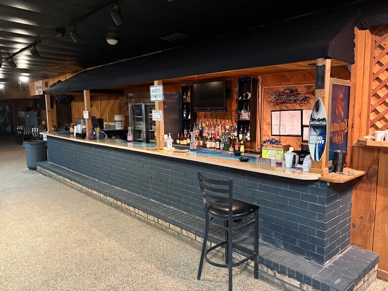 More Photos Of 1704 E Hwy 70, Kingston Bar For Sale