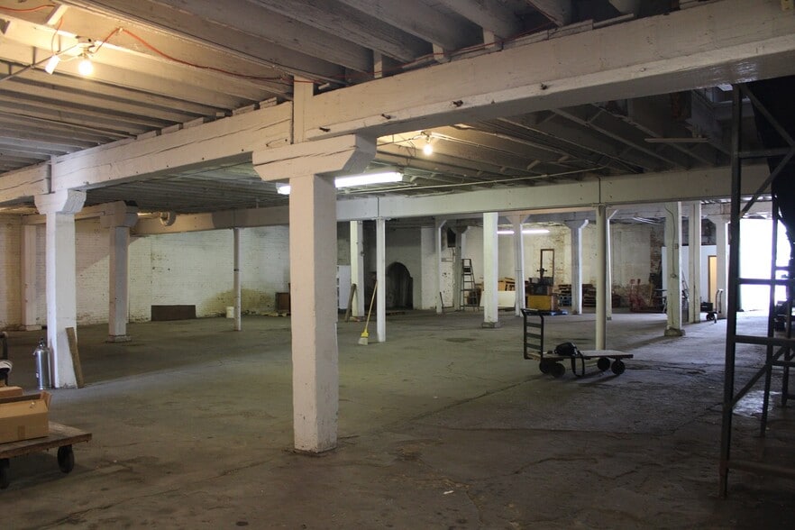 More Photos Of 5138 W 16th St, Cicero Warehouse For Sale