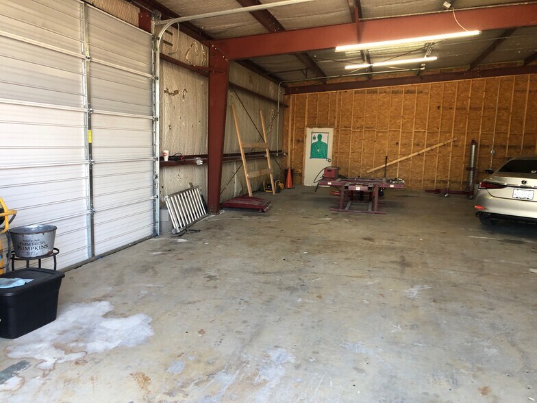 More Photos Of 124 Industrial Dr, Boerne Service For Lease