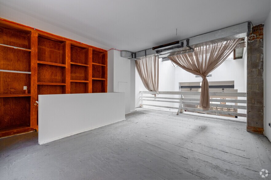 More Photos Of 54 Crosby St, New York Storefront For Lease