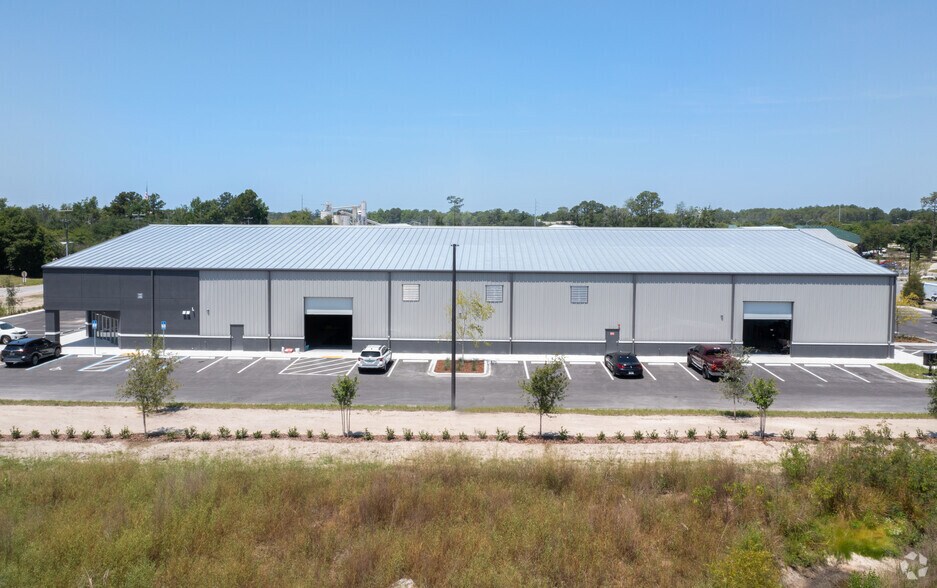 More Photos Of 8200 Cypress Plaza Dr, Jacksonville Health Club For Lease