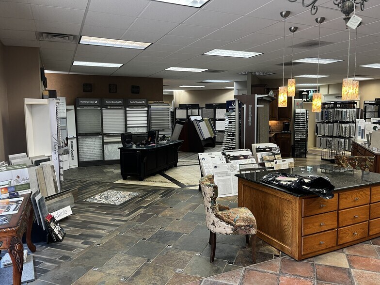 More Photos Of 535-579 N Denver Ave, Loveland Light Manufacturing For Sale
