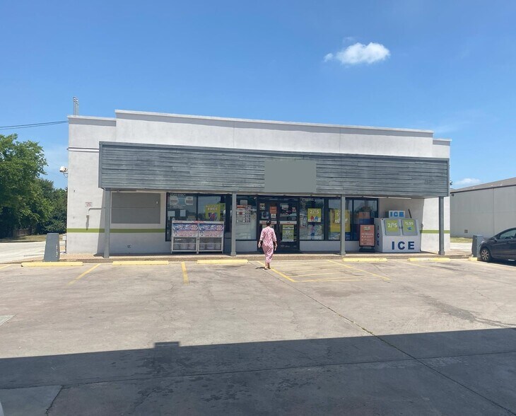Primary Photo Of 1699 N I H 35, San Marcos Convenience Store For Sale