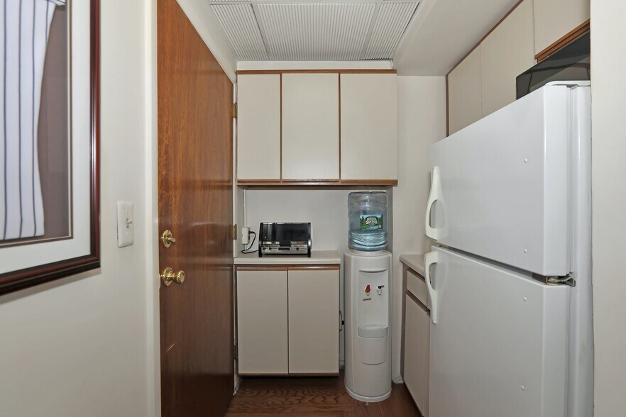 More Photos Of 2185 Lemoine Ave, Fort Lee Apartments For Sale