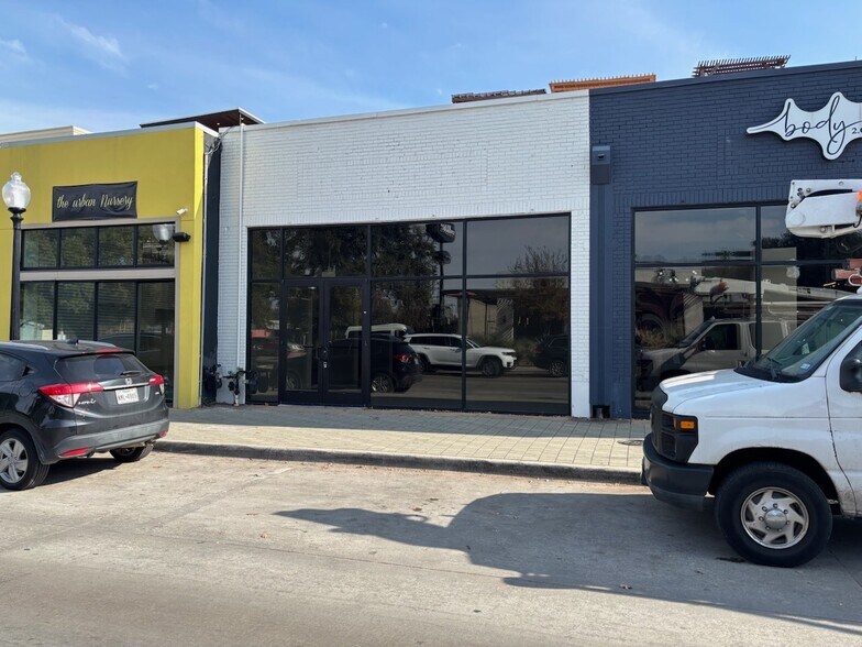 More Photos Of 1904-1908 Greenville Ave, Dallas Unknown For Lease