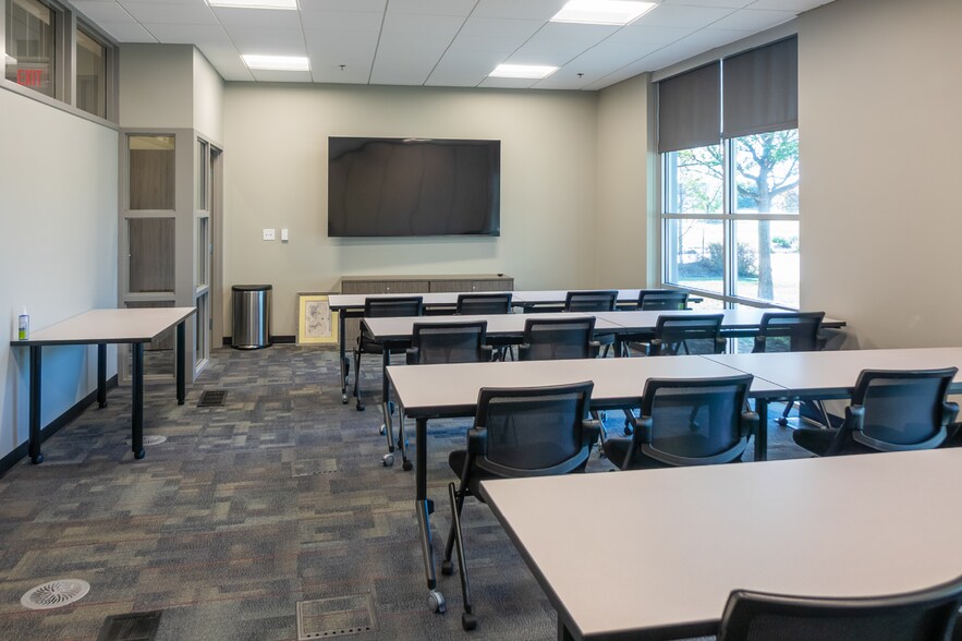 More Photos Of 8924 E 35th St, Wichita Office For Sale