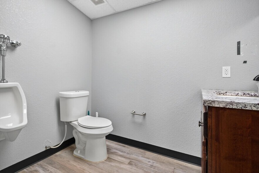 More Photos Of 16751 W Basin St, Odessa Warehouse For Lease
