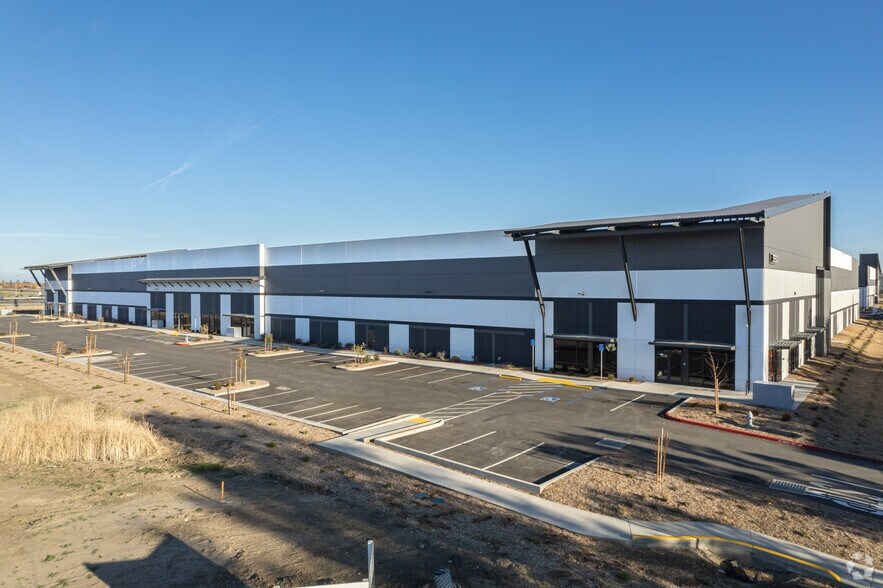 More Photos Of 3950 Duckhorn, Sacramento Industrial For Lease
