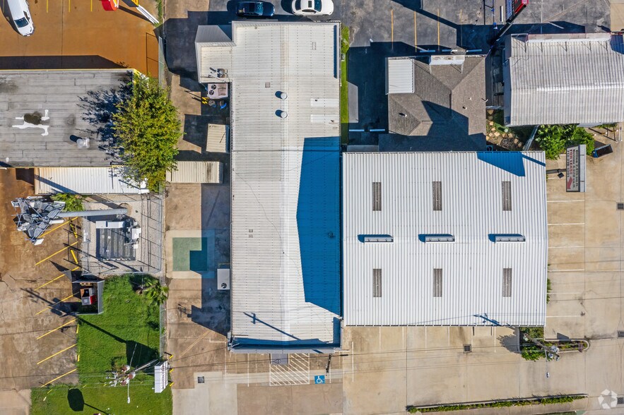 More Photos Of 5633 Southwest Fwy, Houston Freestanding For Lease