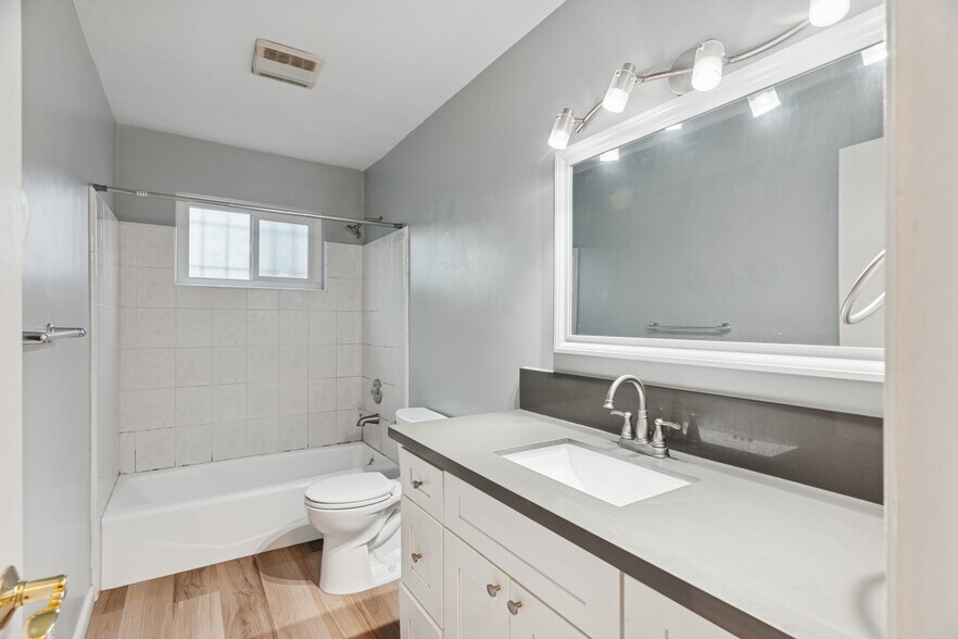 More Photos Of 2208 25th St, Sacramento Apartments For Sale