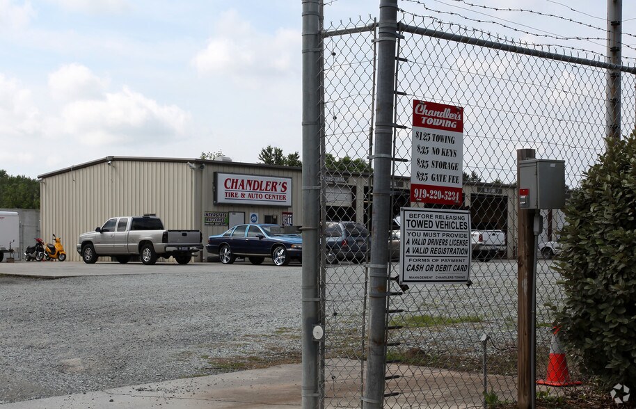 Primary Photo Of 1314 E Club Blvd, Durham Auto Repair For Lease