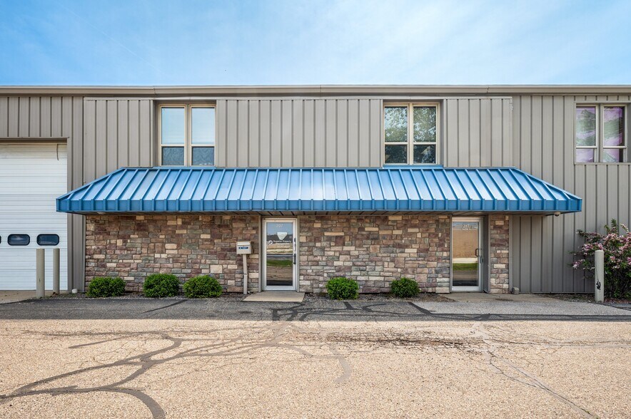 More Photos Of 207 Hawthorne Ave, Saint Joseph Warehouse For Sale