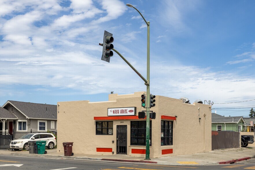 More Photos Of 1841 98th Ave, Oakland Freestanding For Sale