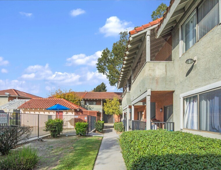 More Photos Of 1531 W Rialto Ave, Fontana Apartments For Sale