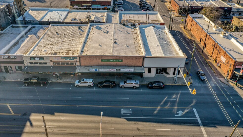 More Photos Of 119 N Main St, Weatherford Office For Sale