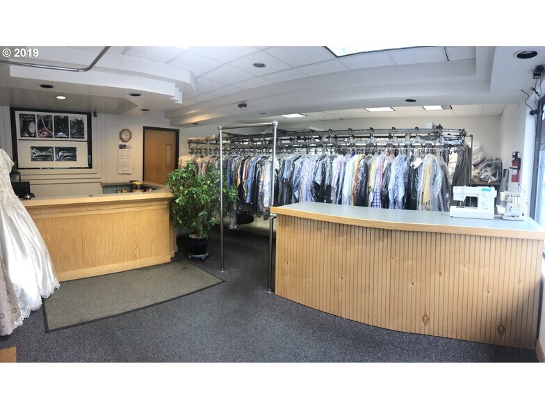 More Photos Of 4916 NE 100th Ave, Portland Flex For Sale