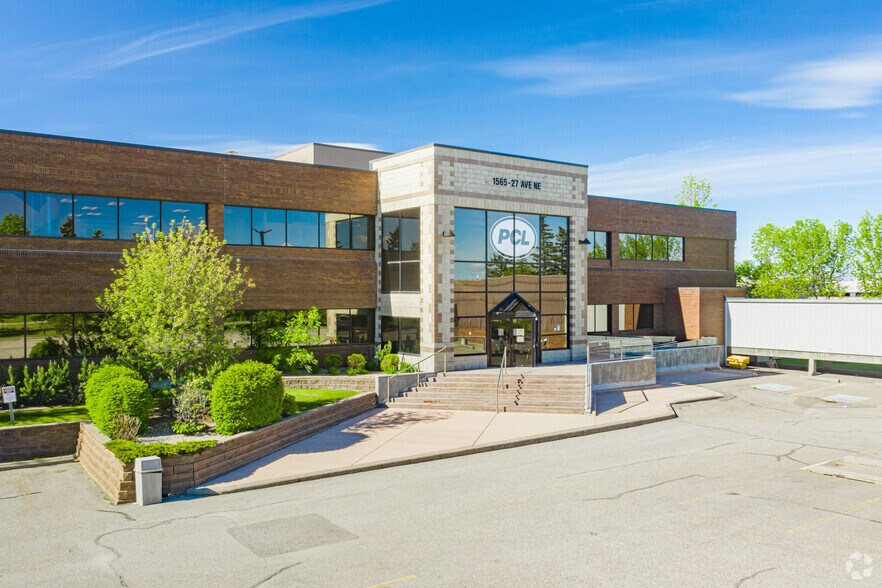 More Photos Of 2609 15 St NE, Calgary Office For Lease