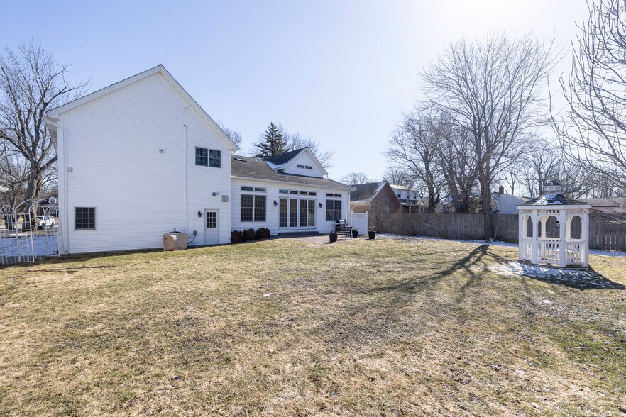 More Photos Of 860 Union Rd, West Seneca Office Residential For Sale