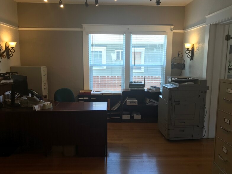 More Photos Of 615 SW Court Ave, Pendleton Office Residential For Sale