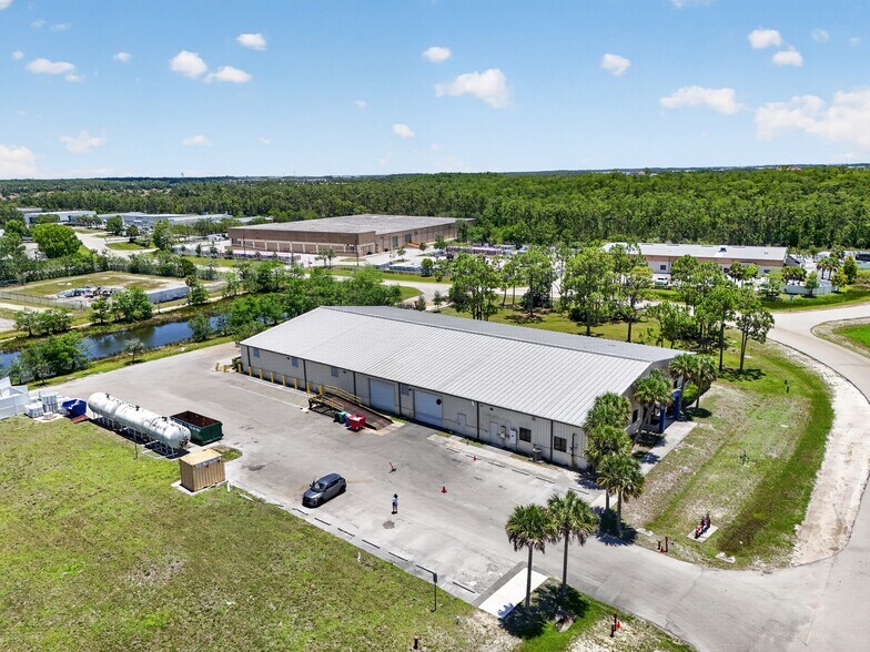 More Photos Of 9971 Bavaria Rd, Fort Myers Warehouse For Sale