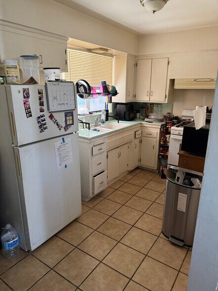 More Photos Of 3815 Don Tomaso Dr, Los Angeles Apartments For Sale