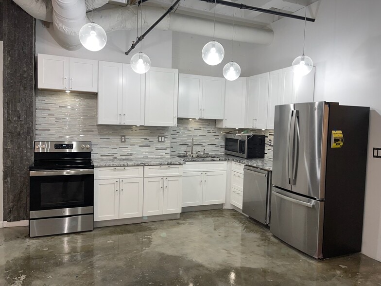 More Photos Of 555 Whitehall St SW, Atlanta Distribution For Lease