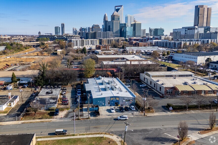 More Photos Of 500 W Summit Ave, Charlotte Food Processing For Lease