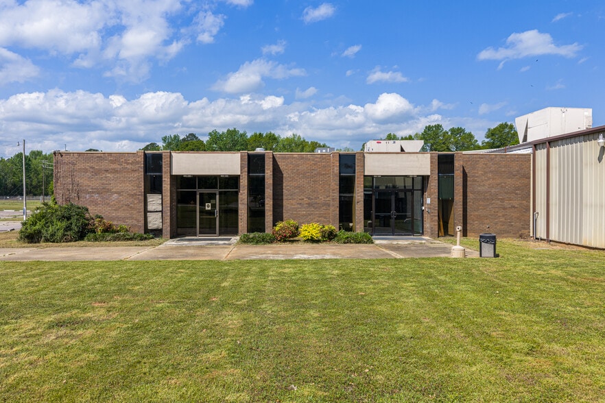 More Photos Of 310 Pennington Dr, Paris Manufacturing For Sale