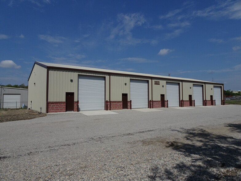 Primary Photo Of 10221 E Bankhead, Aledo Industrial For Lease