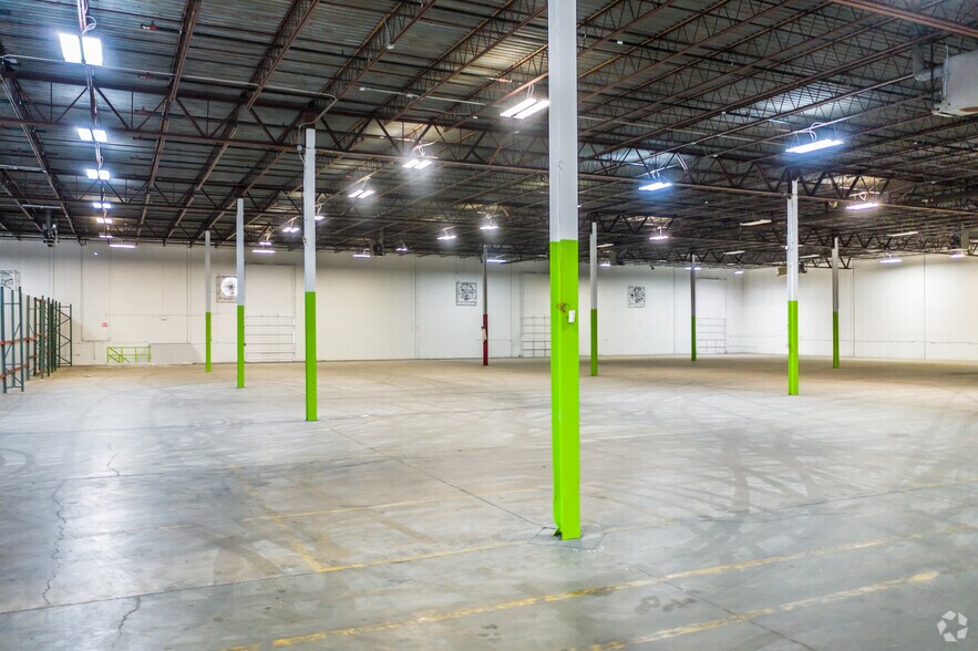 More Photos Of 4430-4444 Delp St, Memphis Distribution For Sale