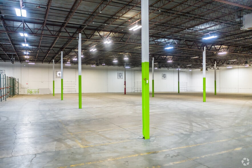 More Photos Of 4430-4444 Delp St, Memphis Distribution For Sale