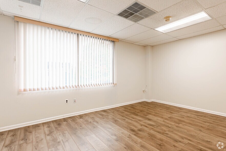 More Photos Of 106 Apple St, Tinton Falls Loft Creative Space For Lease