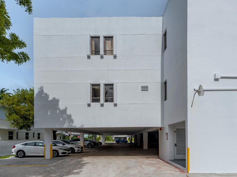 More Photos Of 951 S Le Jeune Rd, Coral Gables Medical For Lease