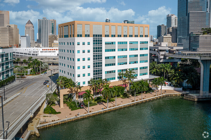 Primary Photo Of 333 S Miami Ave, Miami Office For Lease