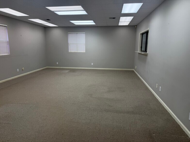 More Photos Of 195 Gossom Switch Rd, Wetumpka Office For Sale