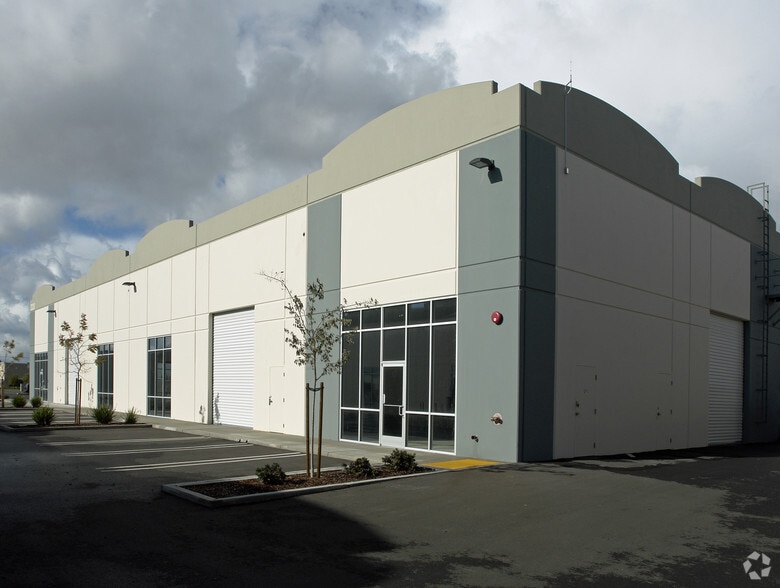 More Photos Of 2220 N MacArthur Dr, Tracy Warehouse For Lease