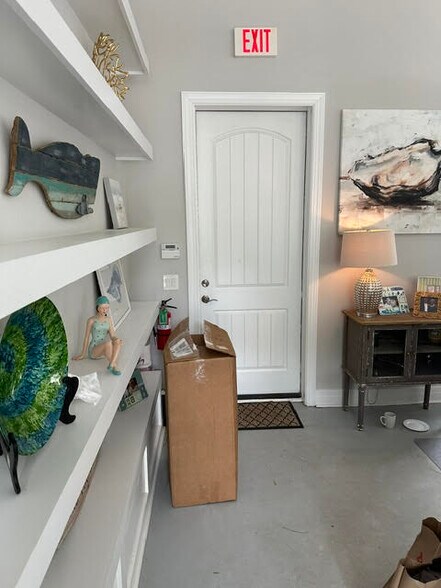More Photos Of 12 Celadon Dr, Beaufort Storefront Retail Office For Lease